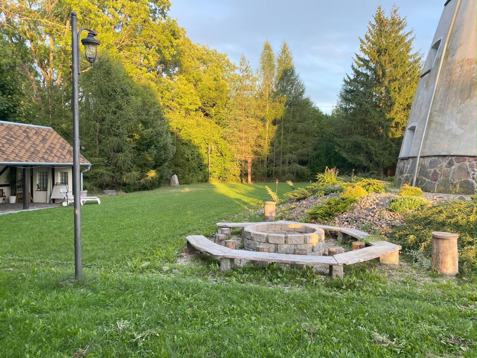 Villa Dom Wakacyjny - Wiatrak Holenderski Na Mazurach Ryn  Exterior foto